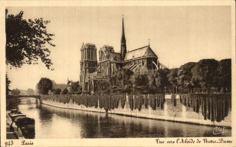 Vista para a Abside da Notre-Dame — Paris — C. P. P. (n° 943) - Frente