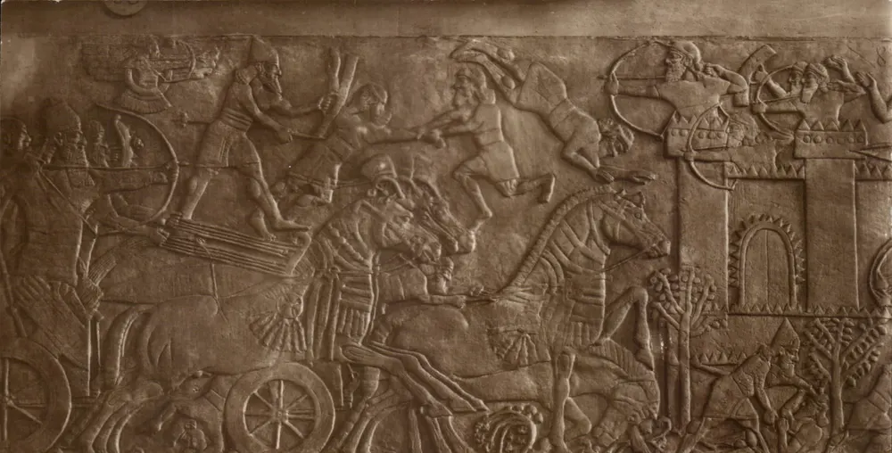 Der König in seinem Streitwagen vor einer belagerten Stadt — Louvre — Asiatische Antiquitäten — n°126 — A. Mourier, Paris - Vorderseite