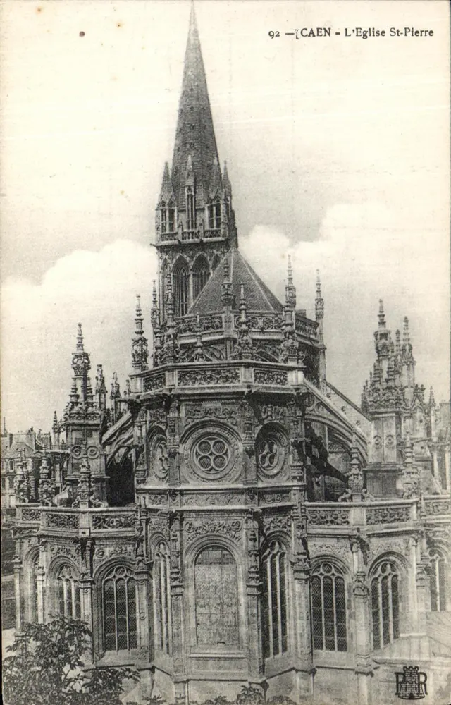 Caen - A Igreja de São Pedro — vista da fachada e do campanário gótico — editor P. R. n° 92 - Frente