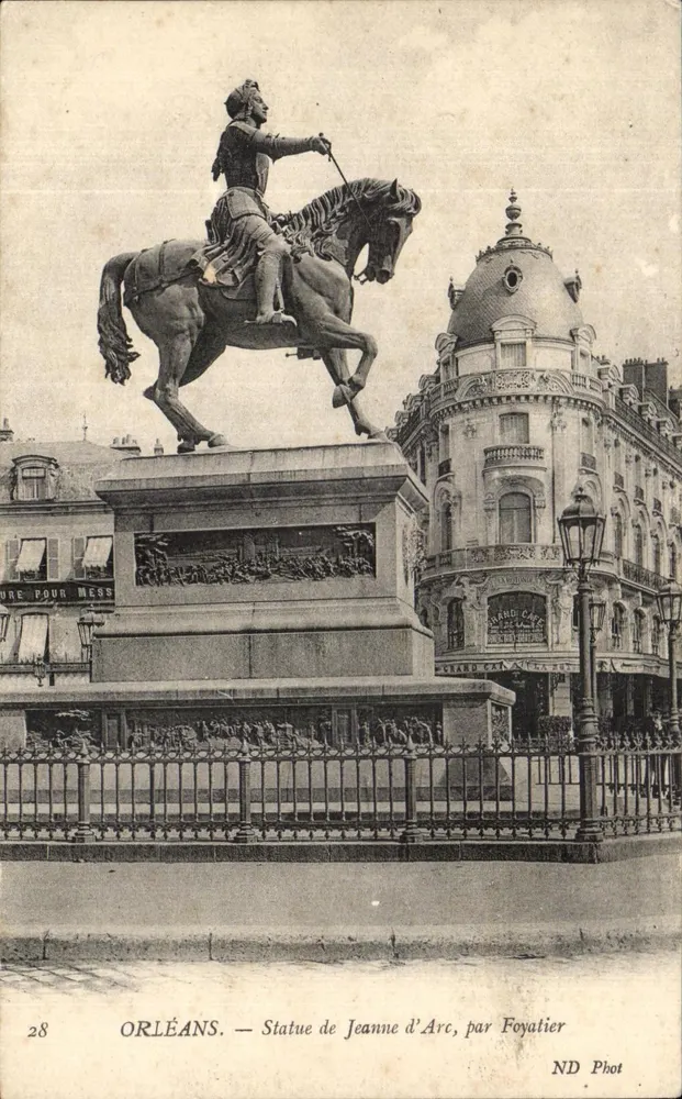 Orléans — Statue der Jeanne d'Arc, von Foyatier — ND Phot - Vorderseite