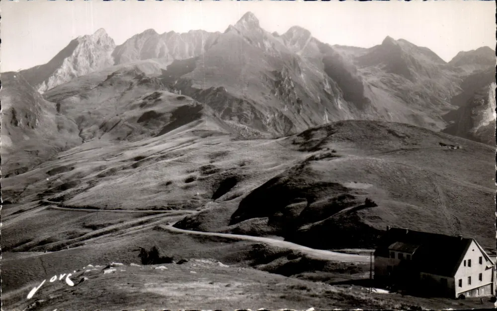 O Col d'Aubisque — O Hotel e a estrada para Argelès — Éd. Jové - Pau - Frente