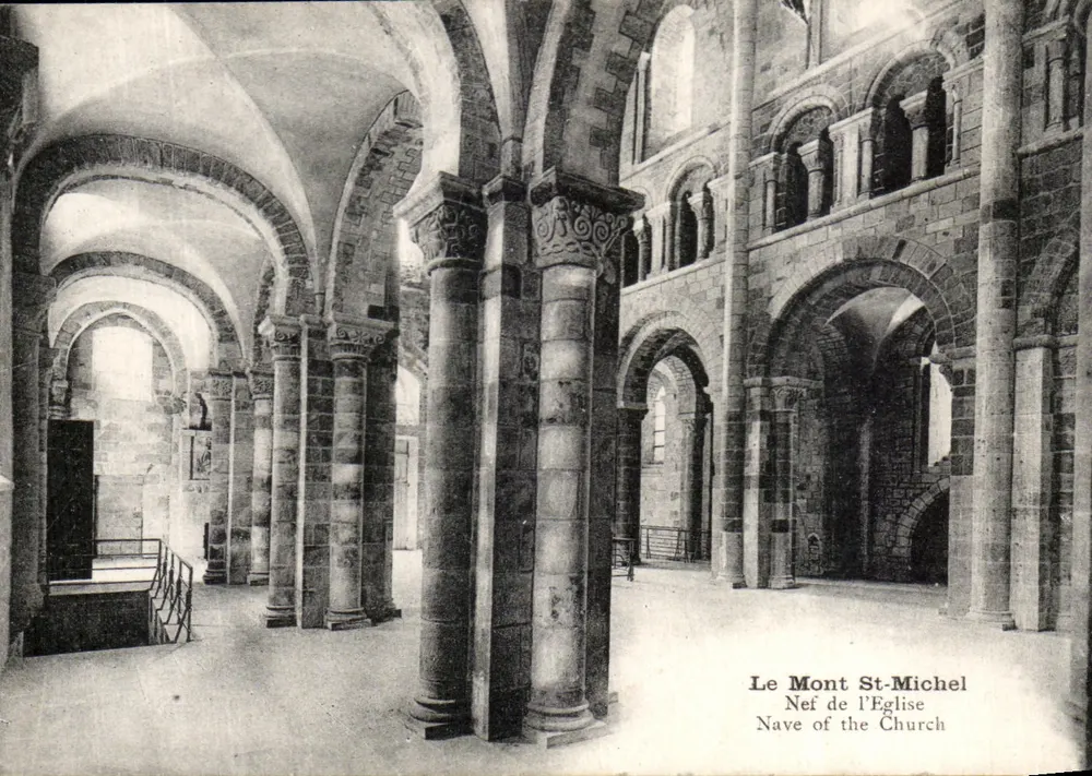 O Monte Saint-Michel — Nef da Igreja — Cartão postal - Frente