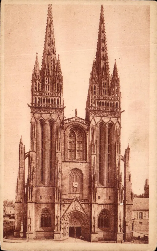 Quimper — A Catedral, fachada ocidental — Imp. Lévy, 44, rue Lefèbvre, Paris - Frente