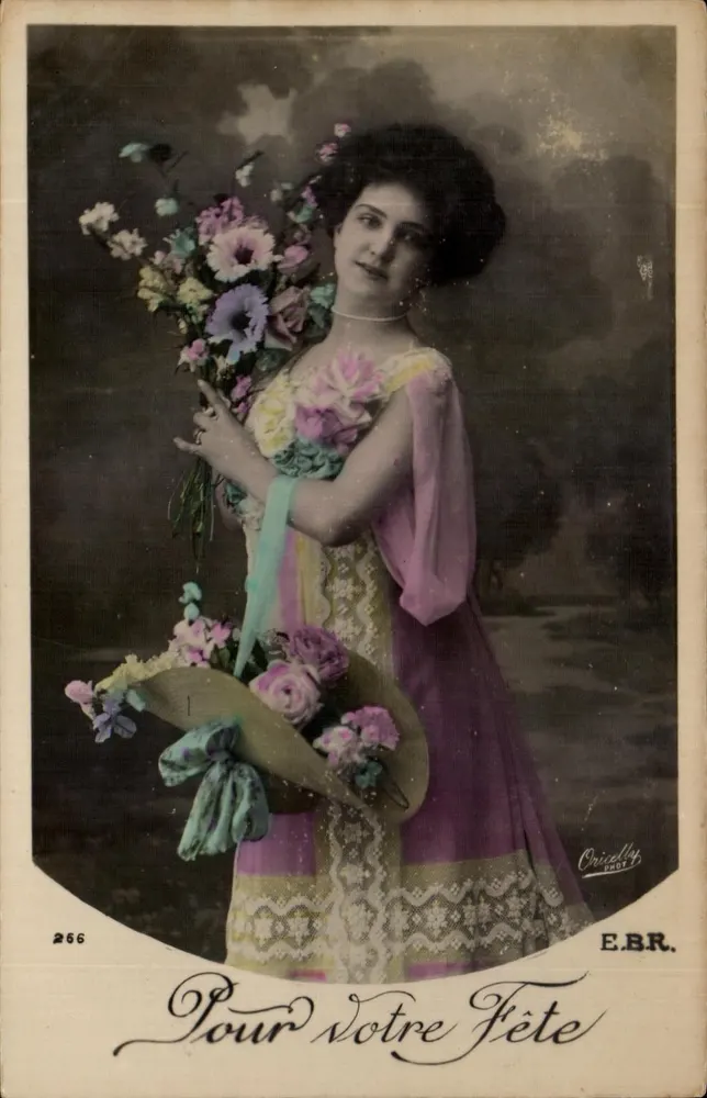 Frau in farbiger Kleidung mit Blumenstrauß — Oricelly, E.B.R., n°266 - Vorderseite