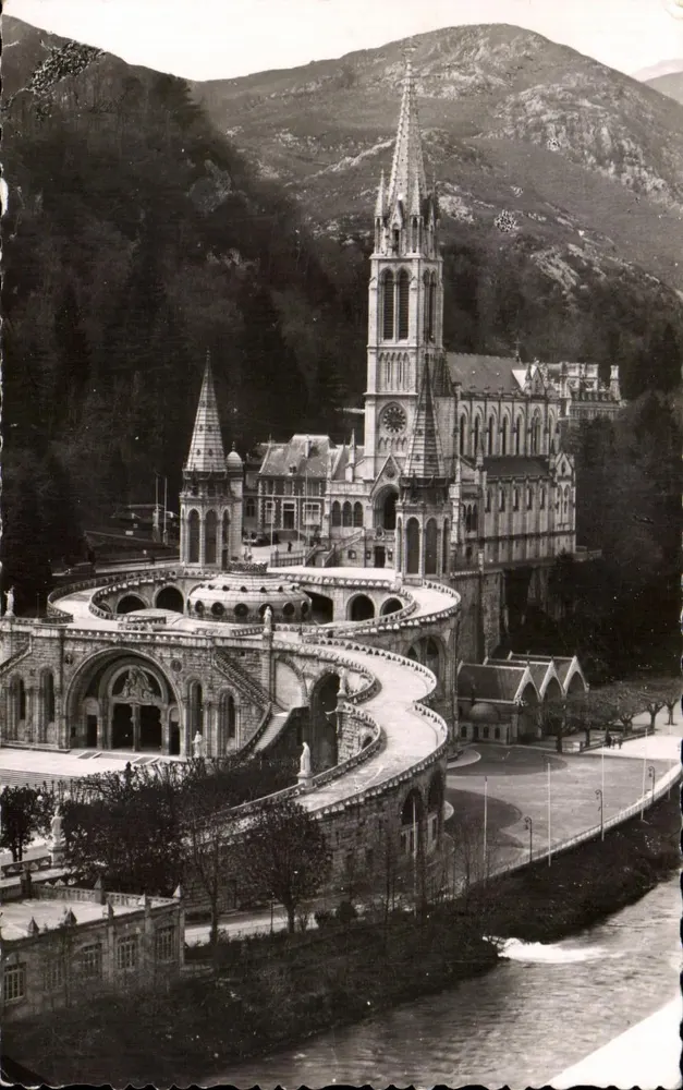 Lourdes — A Basílica e o Gave — Edição P. DOUCET Ché Albert 1er - Frente