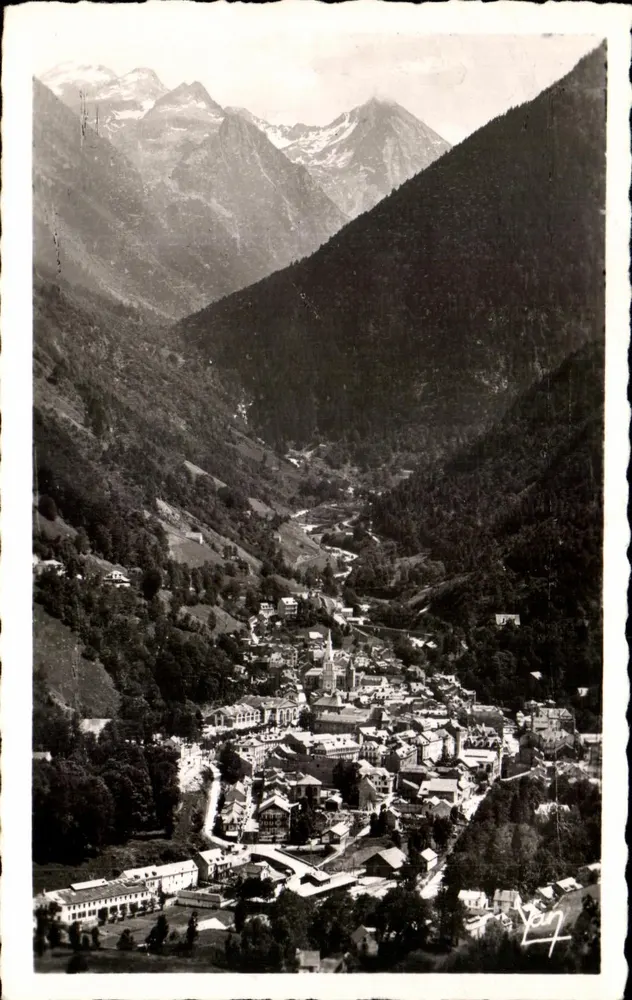 Cauterets — Vista geral tirada do Mamelon Vert — Edição Photo Véritable, Laurades - Frente
