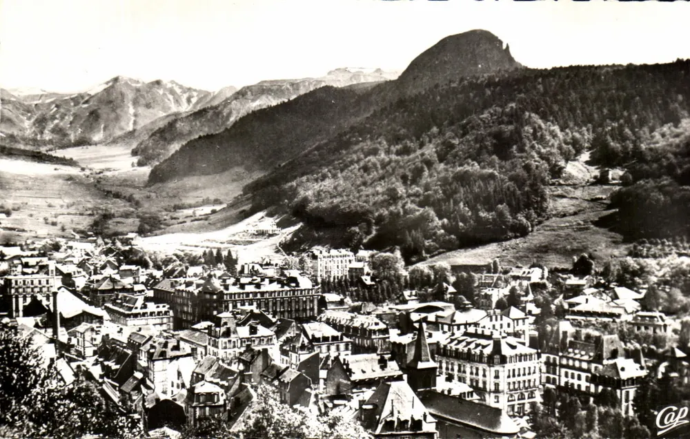 Le Mont-Dore — Vista geral — C.A.P., Paris - Frente