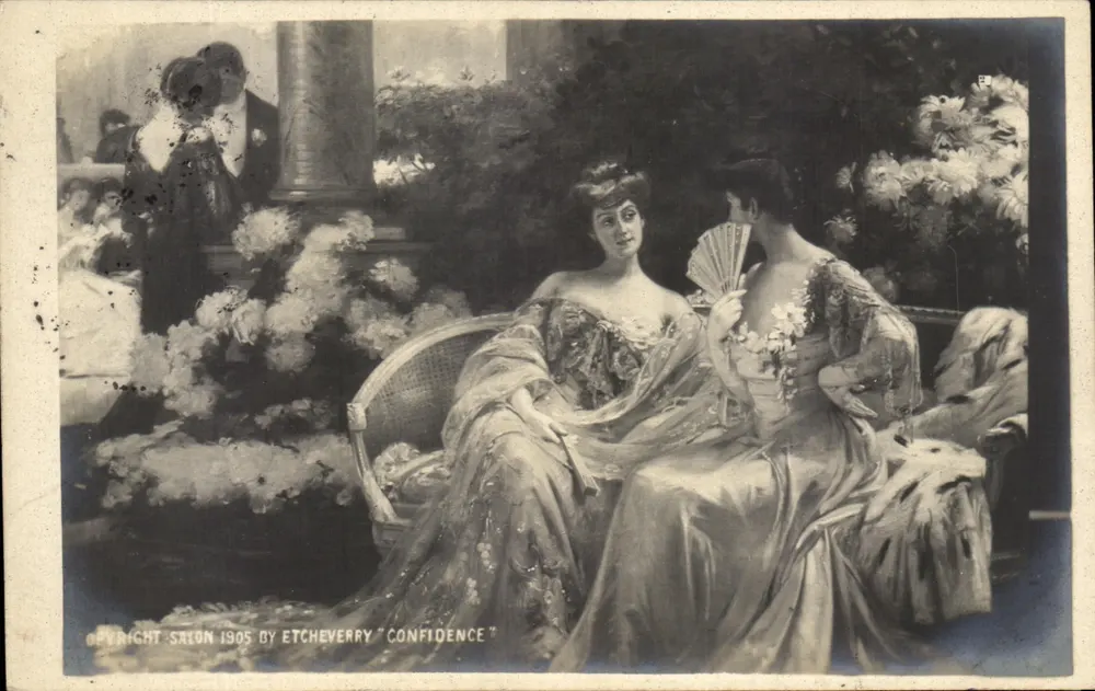 Zwei Frauen in Abendkleidern — Salon-Szene — Verlag Etcheverry, Seriennummer 'Confidence' (1905) - Vorderseite