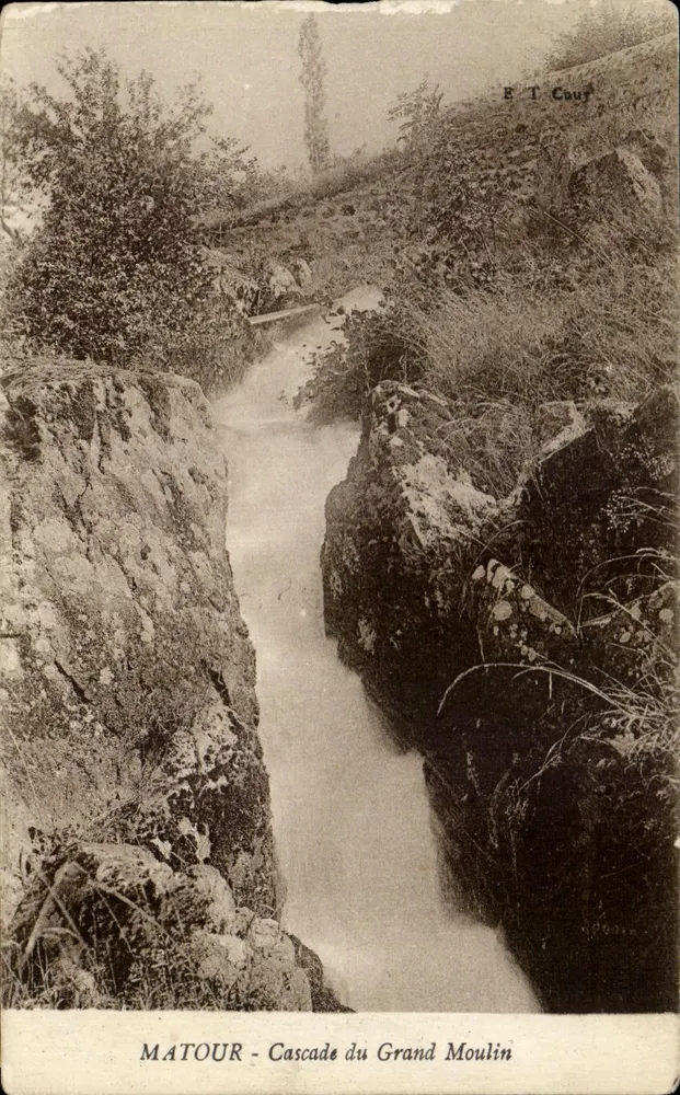 MATOUR - Cascade du Grand Moulin — éditeur E. T. Cour - Frente