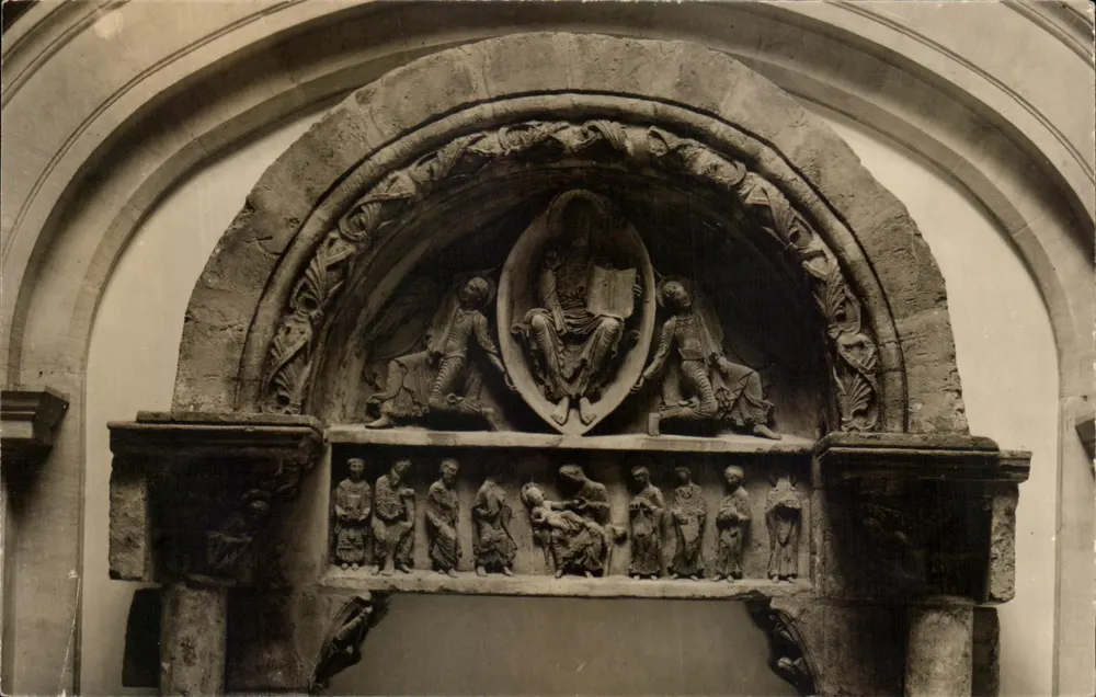 Paray-le-Monial — Basílica (séculos XI-XII) — Fotos Michaelet, Lyon - Frente