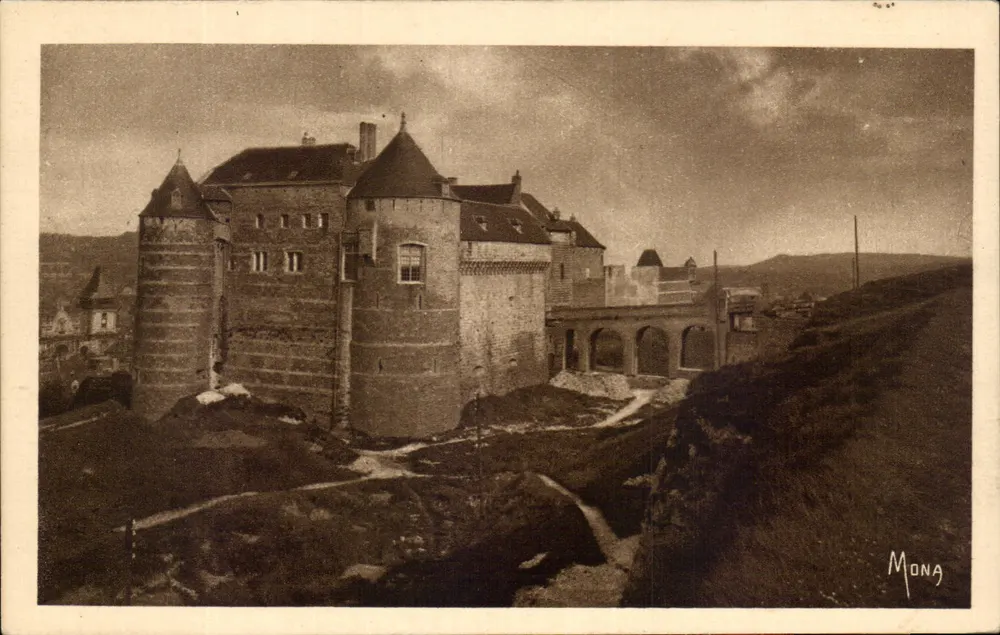 Dieppe — Das Schloss, Westfassade — Verlag MONA, N°1 - Vorderseite