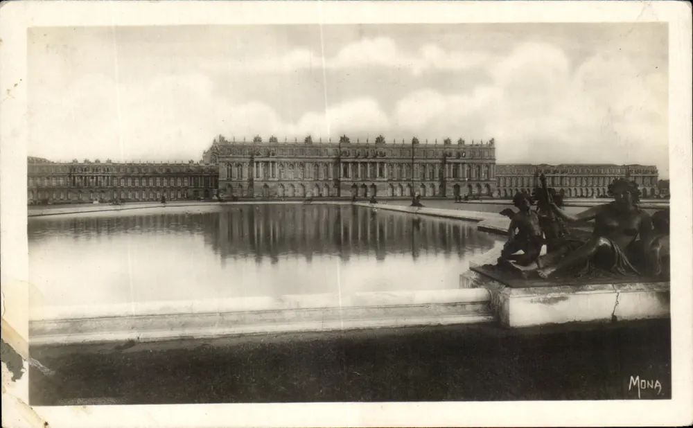 Castelo de Versailles — fachada para o parque e os jardins — editor MONA, n° 1301 - Frente