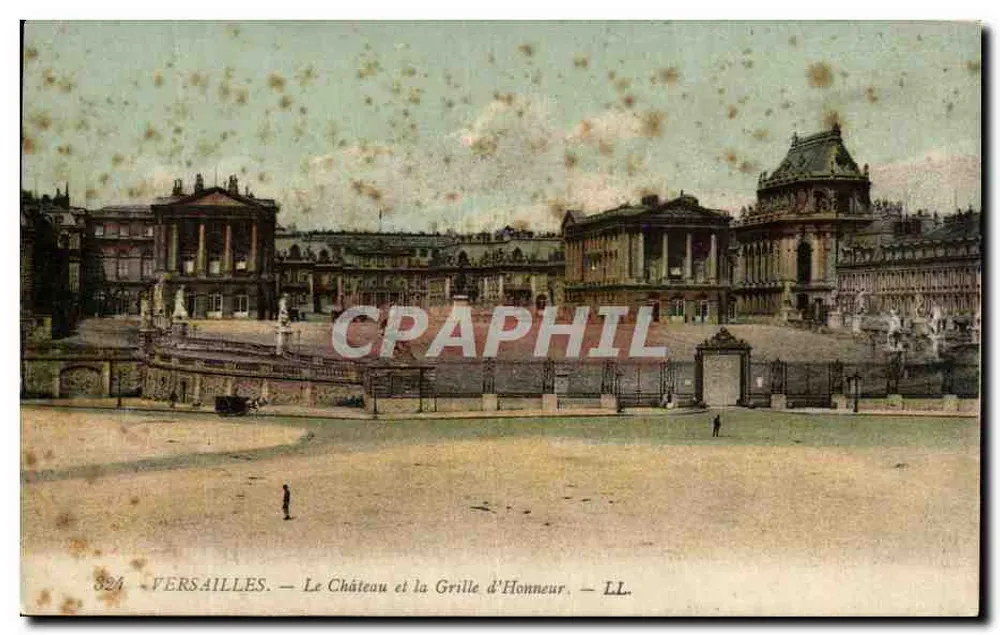 Versailles — O Castelo e a Grade de Honra — LL. n° 824 - Frente