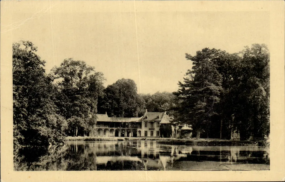 Haus des Petit Trianon — Versailles — Édition des Monuments Historiques, Paris - Vorderseite