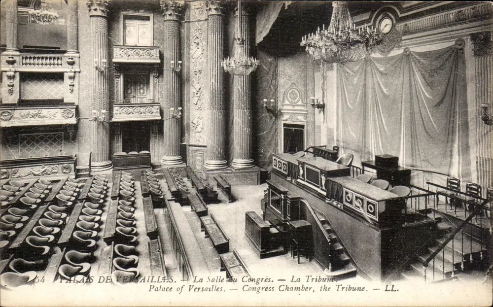 Schloss Versailles — Die Kongresshalle — LL. - Vorderseite