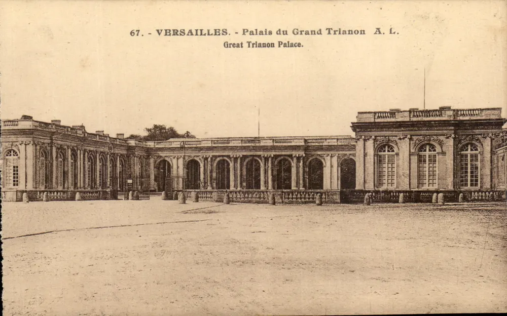Versailles - Palácio do Grande Trianon - A. L. - Frente