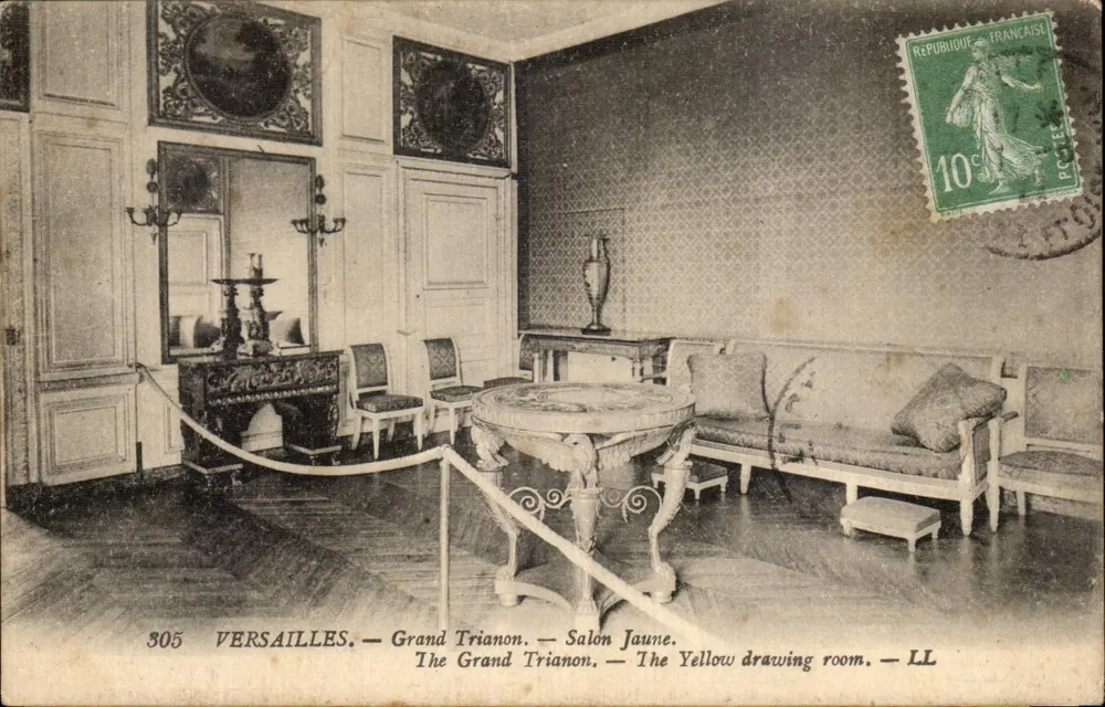 Versalhes — Grand Trianon — Sala Amarela — LL - Frente