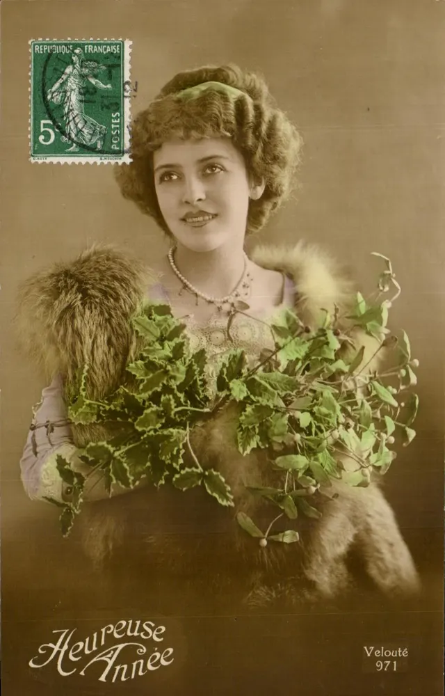 Frau in Pelz mit Blumenstrauß — Glückliches Jahr 971 — Velours - Vorderseite