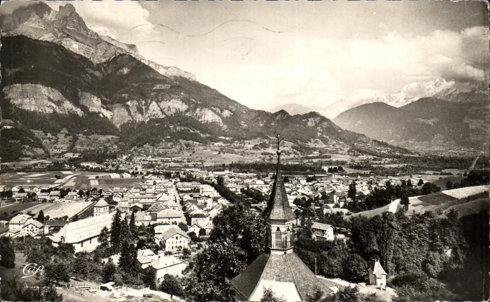 Sallanches — Allgemeiner Blick auf die Aiguilles de Warenz und die Aiguilles de Chamonix — Real Photo - Vorderseite