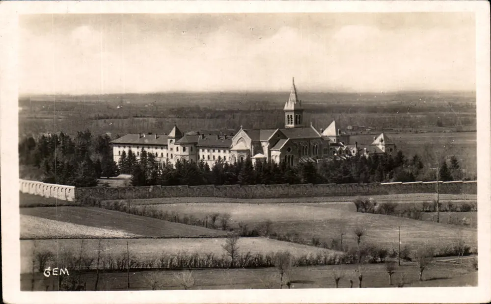 Dourgne (Tarn) — Abbaye de Ste-Scholastique — Ansicht der Ebene — Photo G. Métreau - Vorderseite