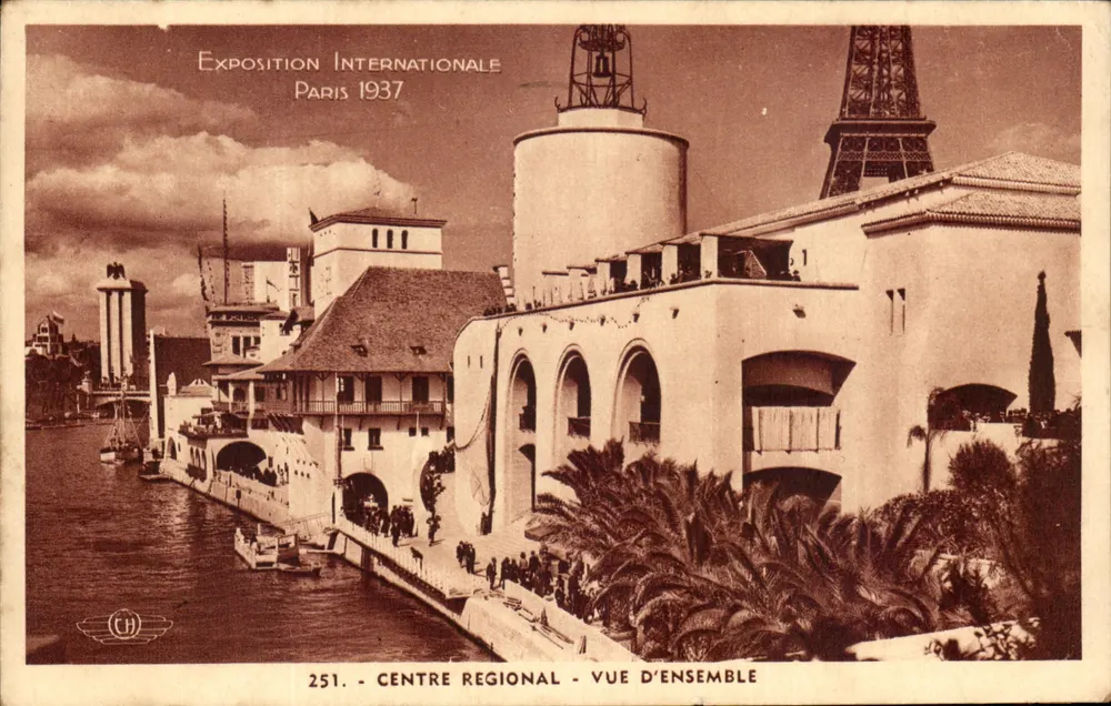 Exposition Internationale Paris 1937 — Centre Régional — Vue d'ensemble — H. CHIPOULT, n°251 - Vorderseite