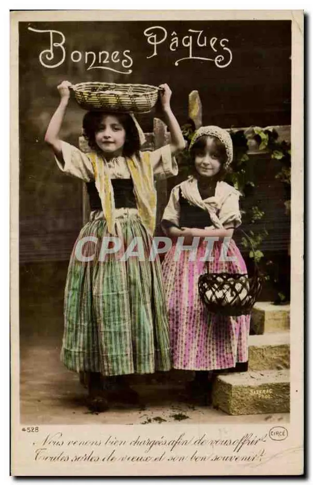 Zwei junge Mädchen in traditioneller Kleidung — Frohe Ostern — Saverac Prods, n° 4528 - Vorderseite