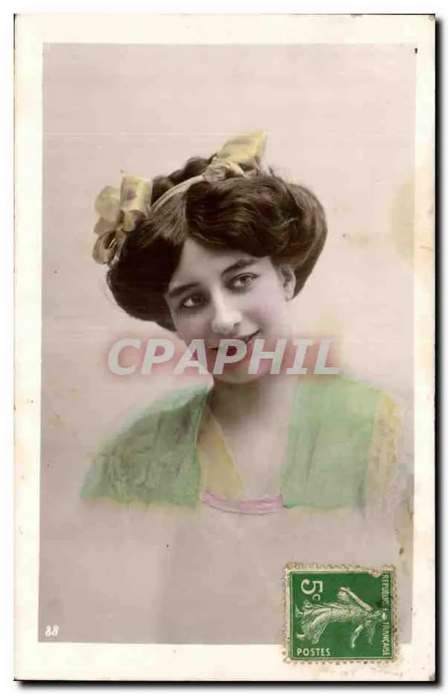 Lächelnde junge Frau — Portrait — unbekannter Verlag, Nr. 88 - Vorderseite