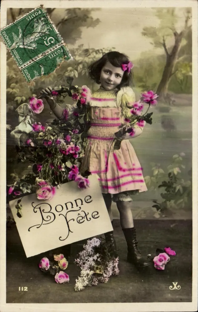Mädchen mit Rosenstrauß — Frohe Geburtstagskarte — X. n°112 - Vorderseite