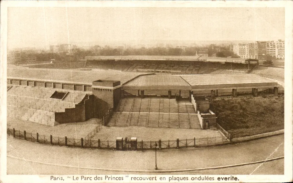 Paris, "Le Parc des Princes" recouvert en plaques ondulées everite — Imp. M. Madjar, Paris - Vorderseite