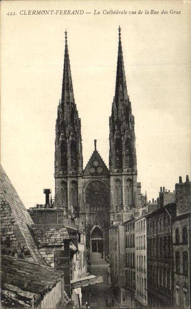 CLERMONT-FERRAND — Die Kathedrale vom Rue des Gras aus gesehen — Verlag G. d'O, n° 444 - Vorderseite