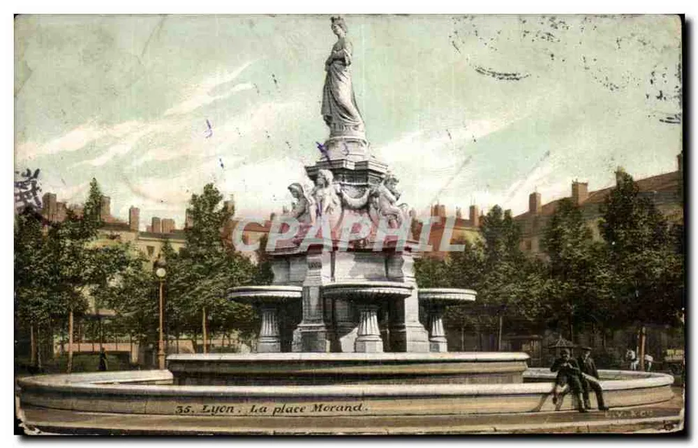 Lyon. A Place Morand — Fonte monumental com estátua central — editor L. V. 2 C° - Frente