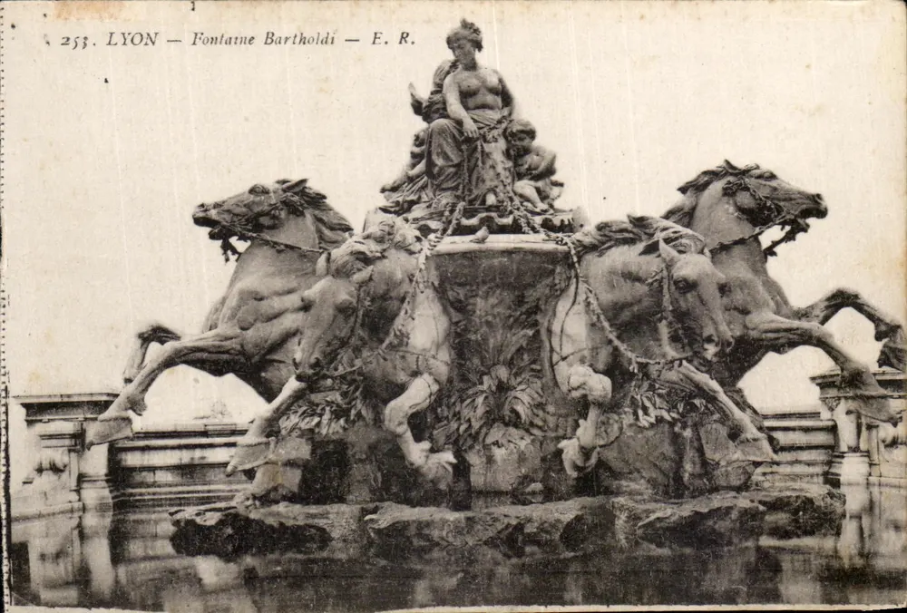LYON — Fonte Bartholdi — E. R. n°253 - Frente