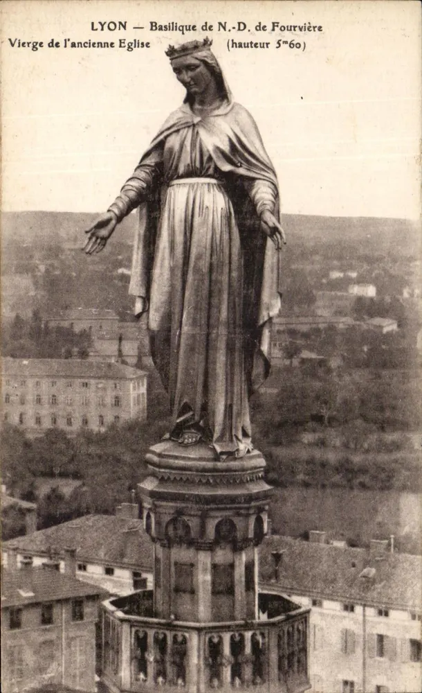 LYON — Basilique de N.-D. de Fourvière — Vierge de l'ancienne Église (hauteur 5m60) - Recto
