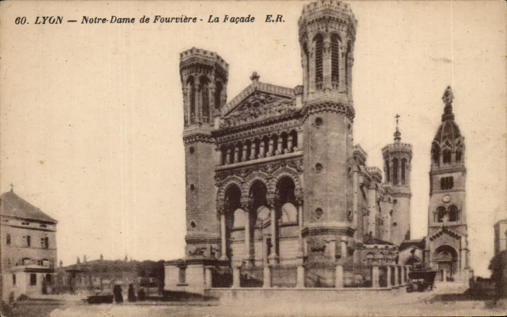 LYON — Nossa Senhora de Fourvière — A Fachada — E.R. n°60 - Frente