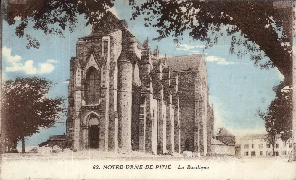 Notre-Dame-de-Pitié - A Basílica — editor desconhecido, n° 82 - Frente
