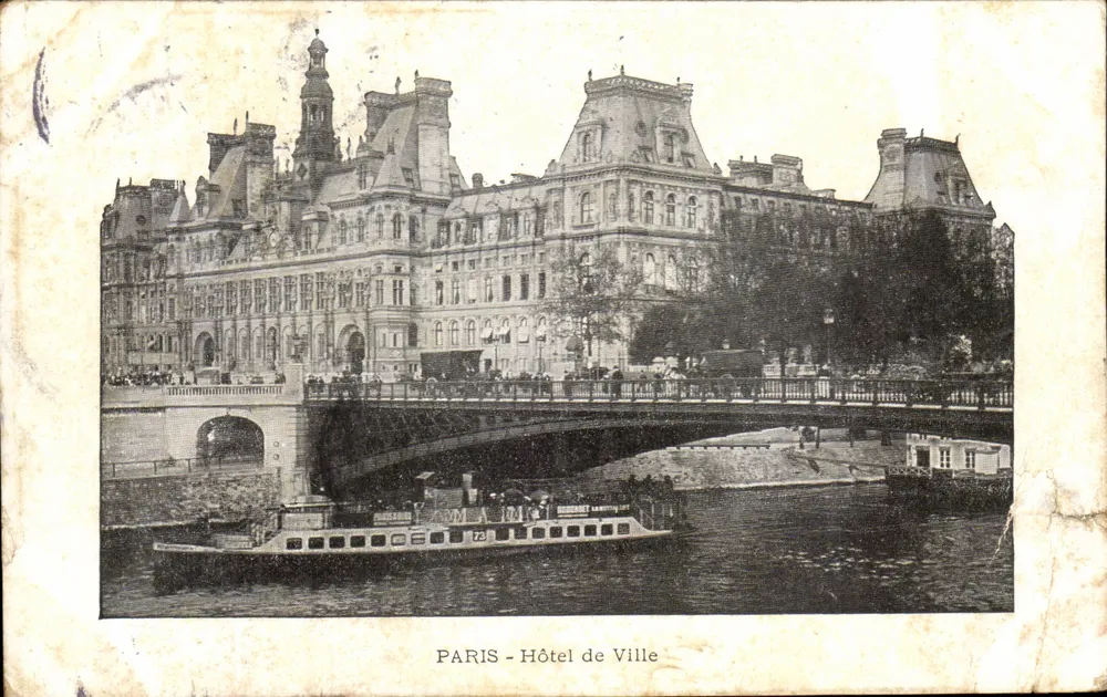 Paris - Hôtel de Ville — vue avec pont et bateau sur la Seine, éditeur IMPRIMÉ SUR LA CARTE - Frente