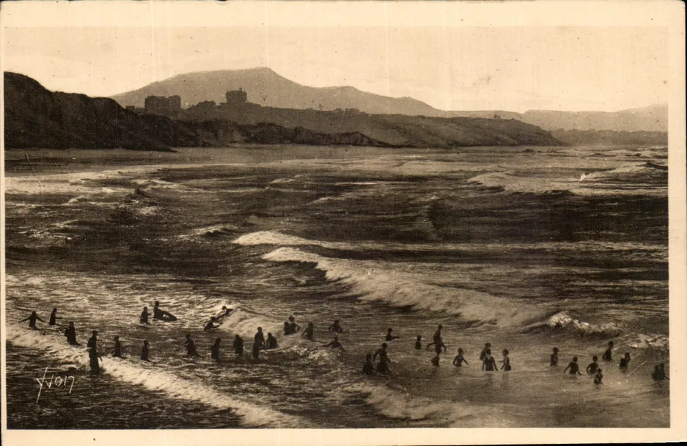 Biarritz — A Hora do Banho na Costa dos Bascos — Les Éditions d'Art YVON, Paris - Frente