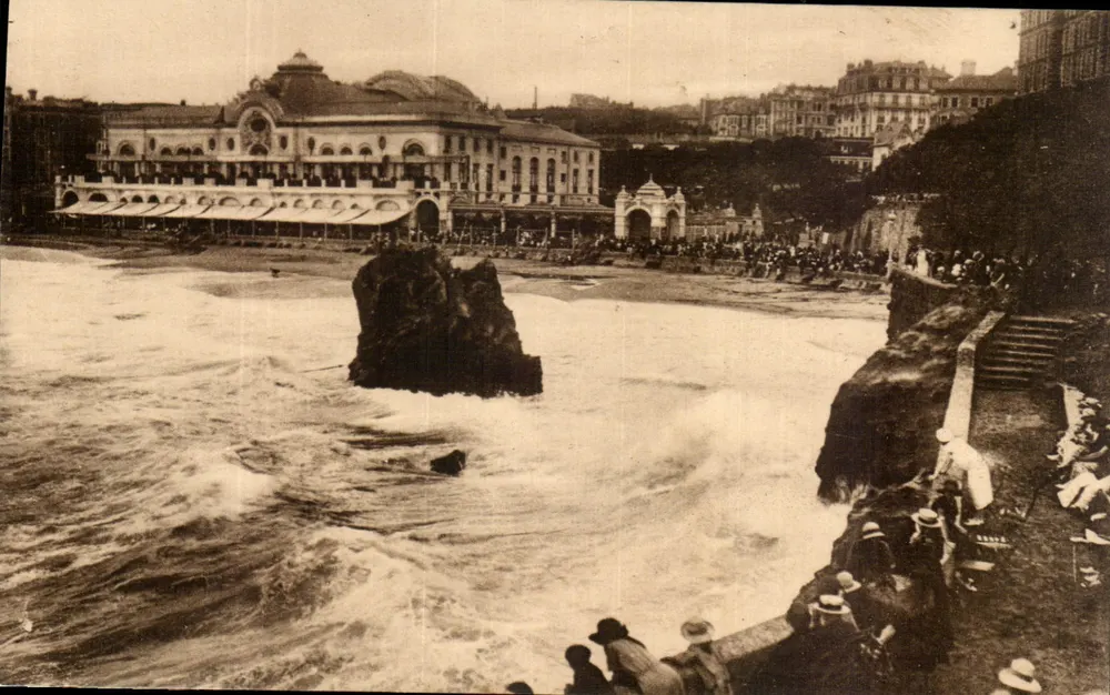 Biarritz — Strand bei Sturm vor dem Gemeindekasino — Phototypie Marcel Delbecq, Bordeaux - Vorderseite