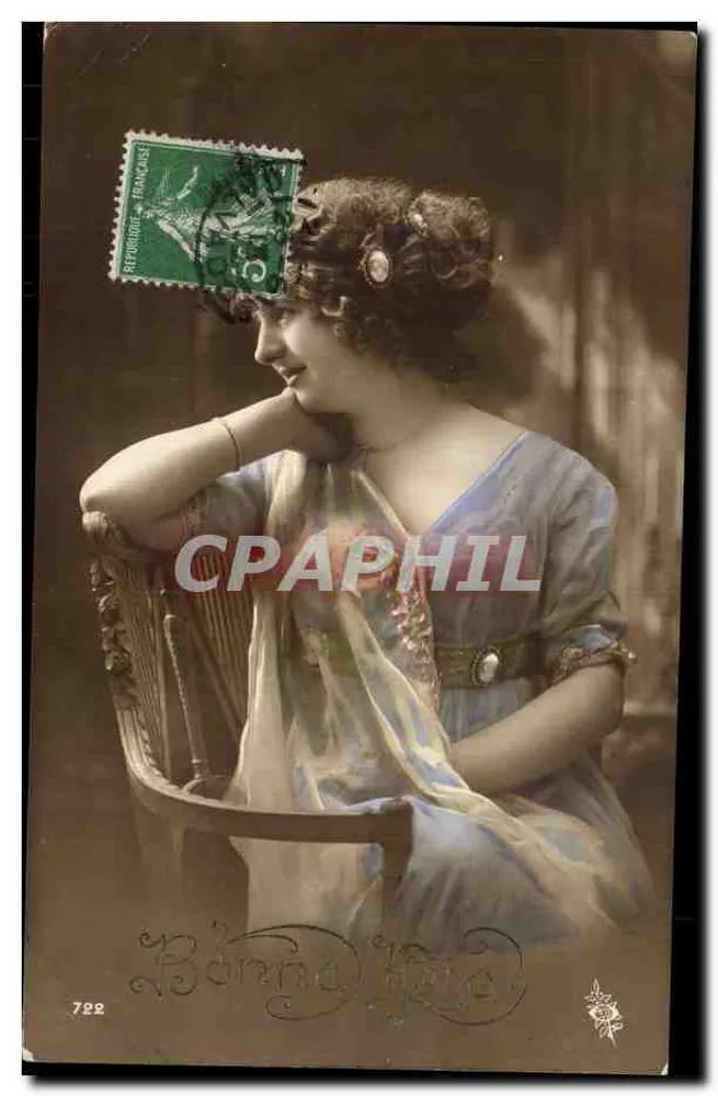 Junge Frau in blauer Robe — Frohe Geburtstagsfeier — Gute Fotografie, n° 722 - Vorderseite