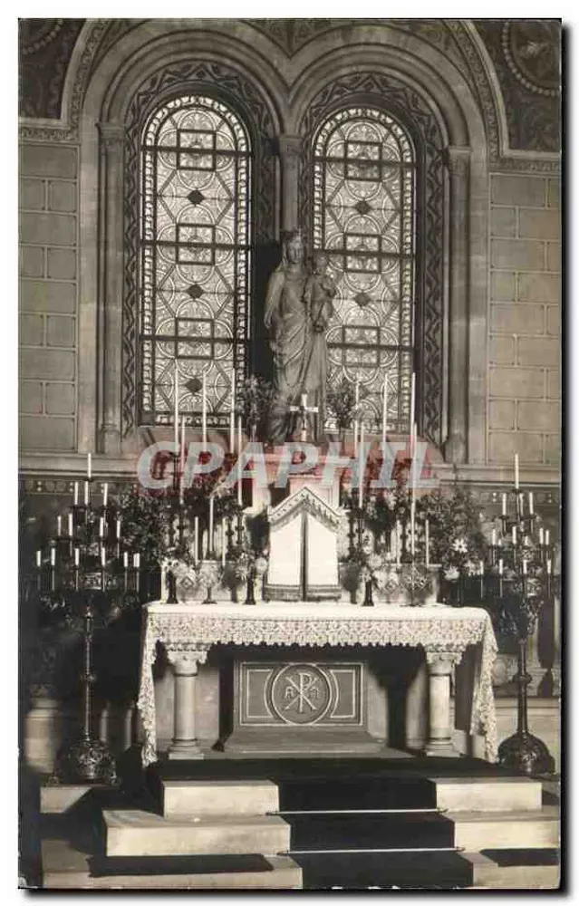 Interior de uma igreja — nave com altar e estátua — editor não identificado - Frente