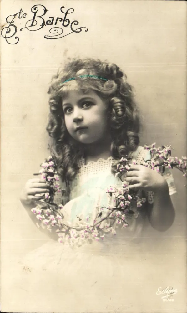 Menina pequena com coroa de flores — Editora Édilipon, Paris — n° 51/118 - Frente