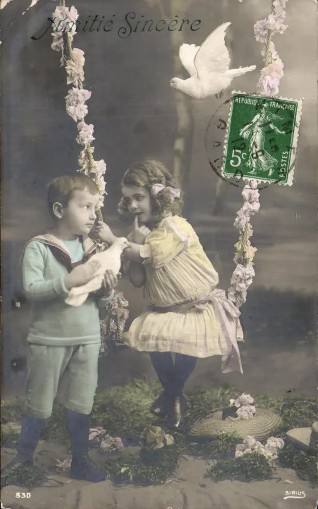 Deux enfants avec une colombe — scène de cour d'honneur — éditeur SIRIUS n°830 - Vorderseite