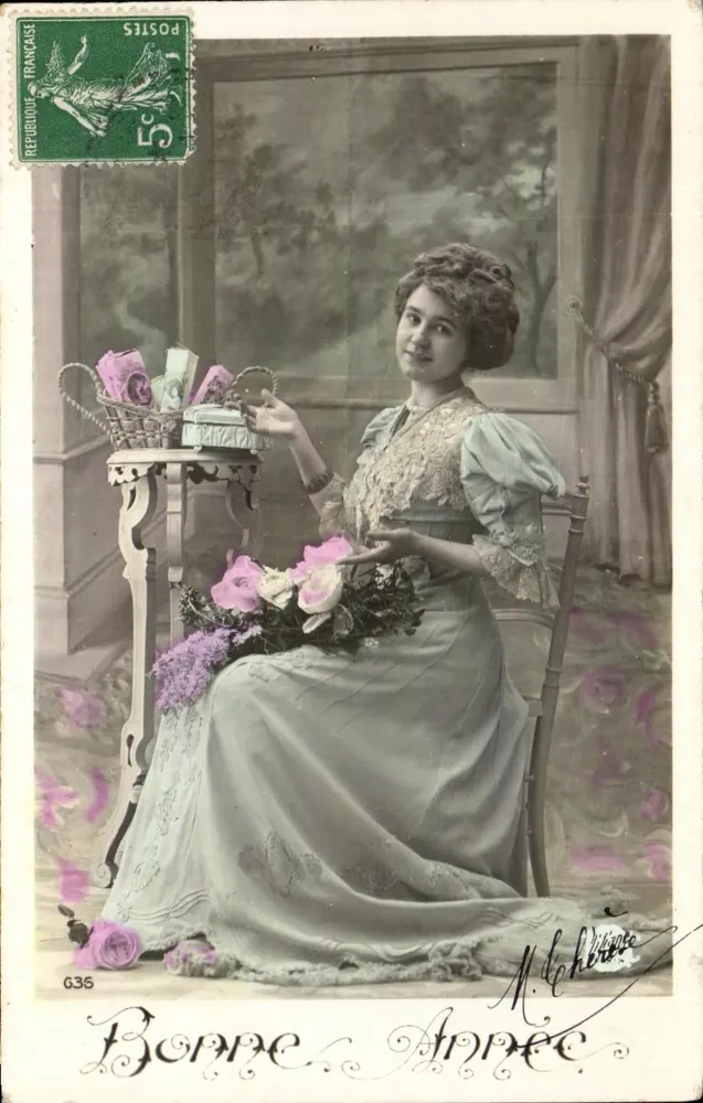 Elegante Dame in einem Kleid — mit Blumenstrauß und Blumenkorb — M. Léchère, n° 636 - Vorderseite