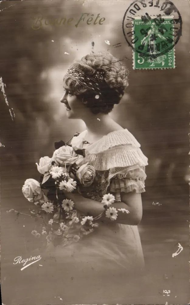 Jeune femme en robe à volants — portrait de Regina — éditeur Regina, n° 103 - Vorderseite