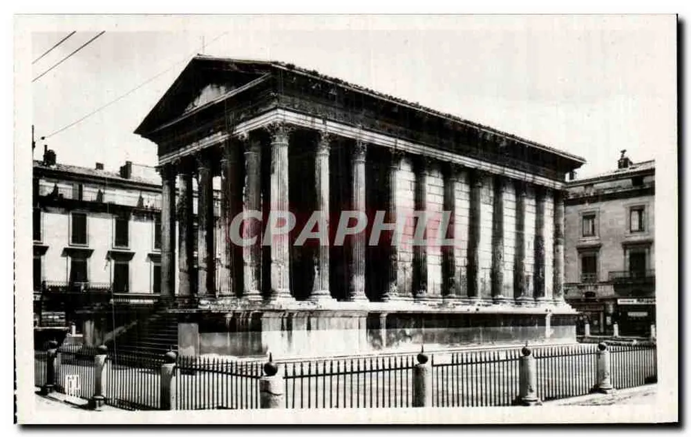 Nîmes - A Maison Carrée — editor REAL-PHOTO, n° 124 - Frente