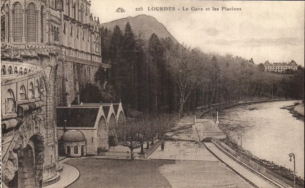Lourdes - O Gave e as Piscinas — Editor: , n° de série 225 - Frente