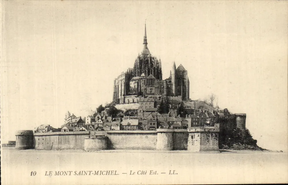 O Monte Santo Michel — O Lado Leste — LL. - Frente