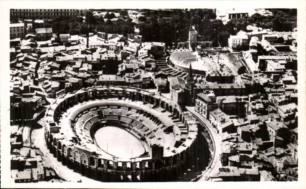 Arles — Der römische Amphitheater und das antike Theater — C.A.P. Paris - Vorderseite