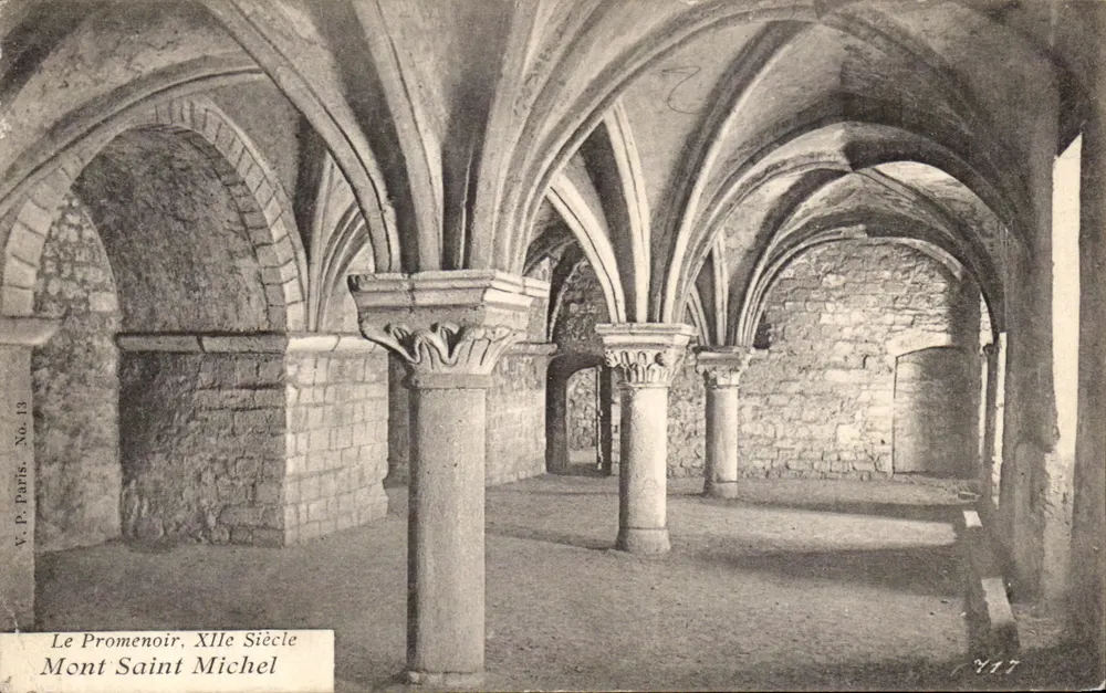 Der Promenoir, 11. Jahrhundert — Mont Saint Michel — V.P. Paris. Nr. 13 - Vorderseite