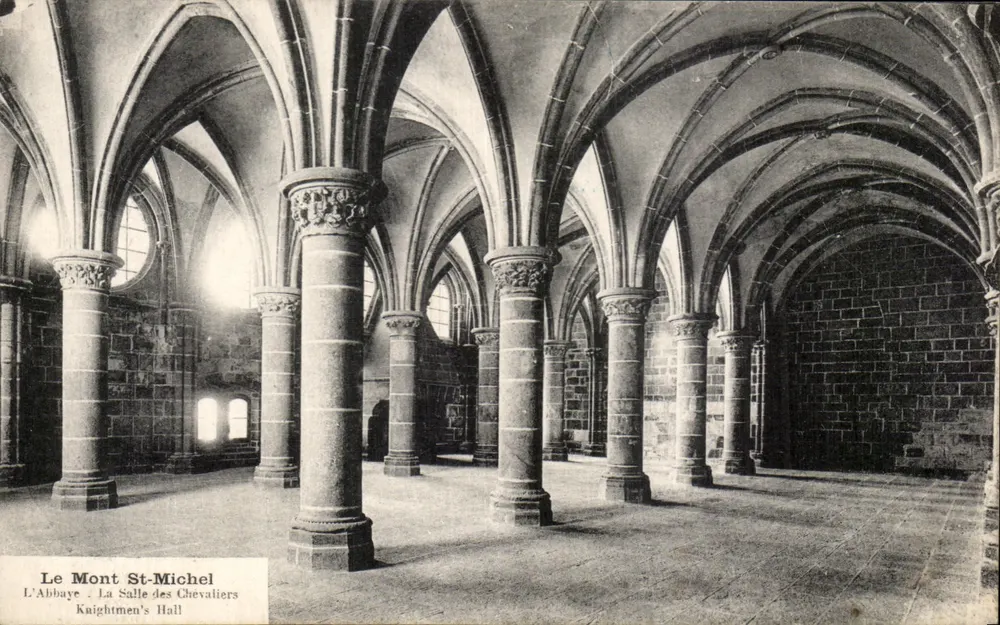 Mont St-Michel — Die Abtei, der Saal der Ritter - Vorderseite